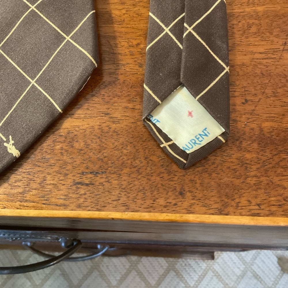 YVES SAINT LAURENT VINTAGE NECKTIE. - Picture 3 of 4